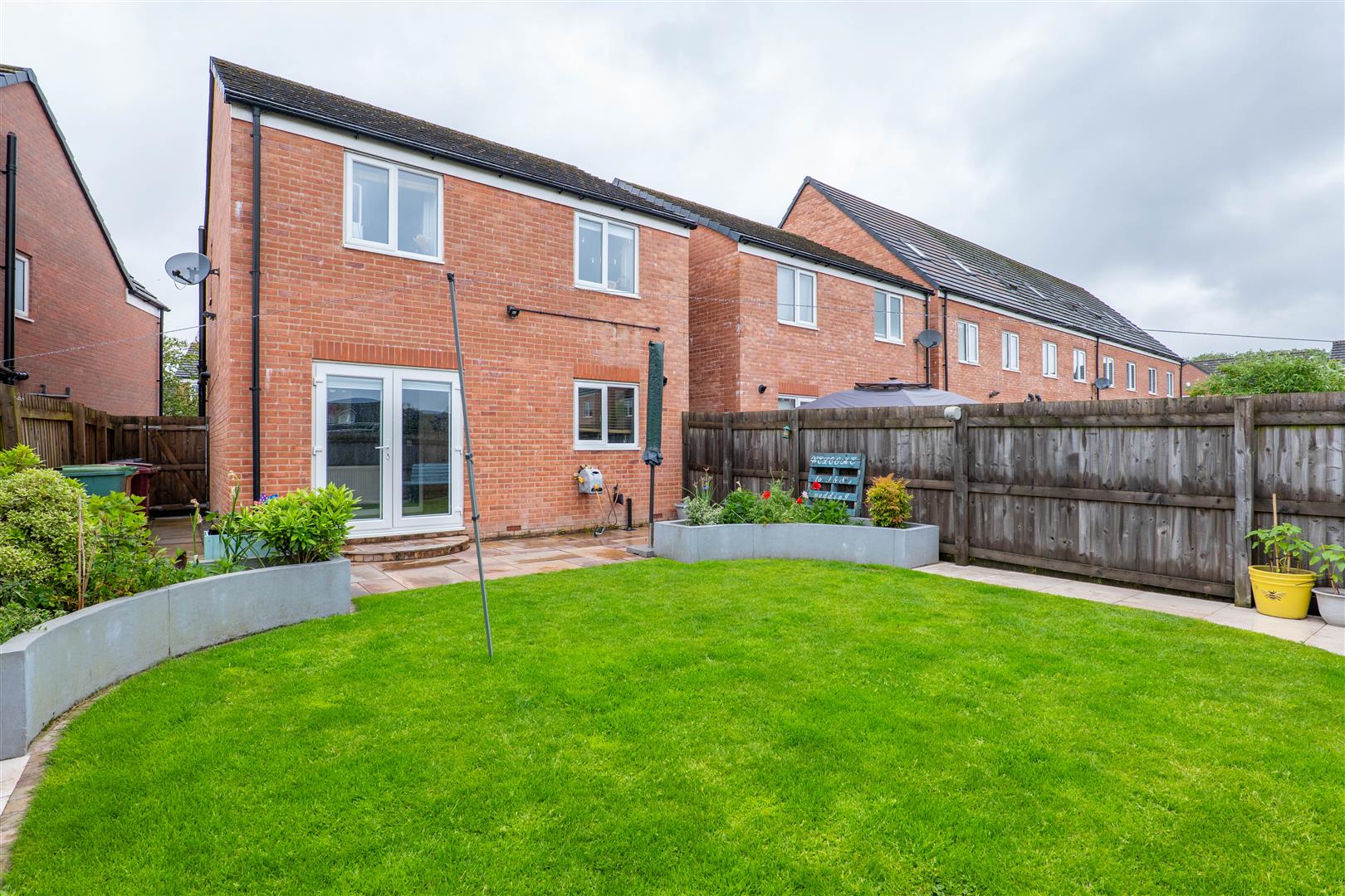 3 bed property in Sky Lark Close, Bolton